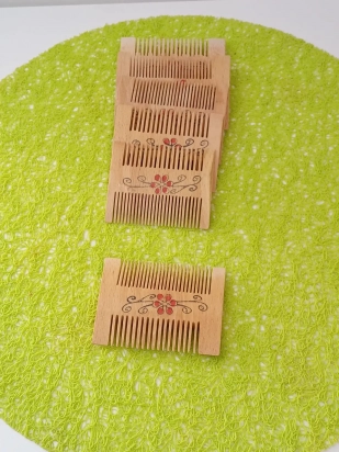 Peigne fin en bois Savonnerie de la Cigogne