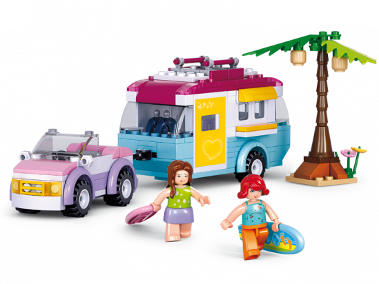 Voiture avec caravane Sluban