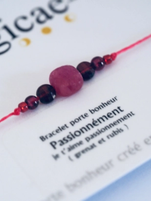 Bracelet porte bonheur « PASSIONNÉMENT » Magicae